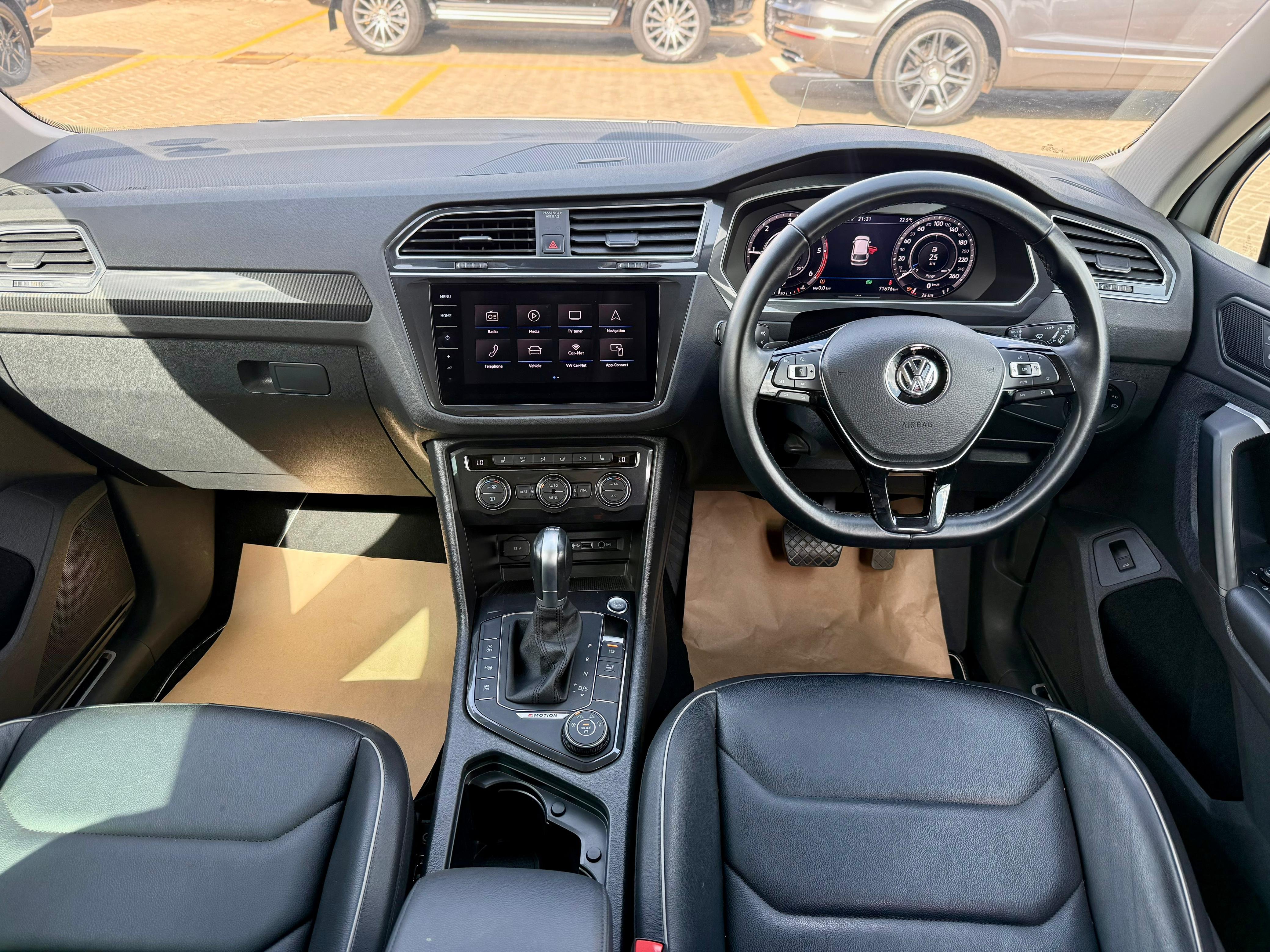 VOLKSWAGEN TIGUAN TDI 4MOTION thumbnail 9