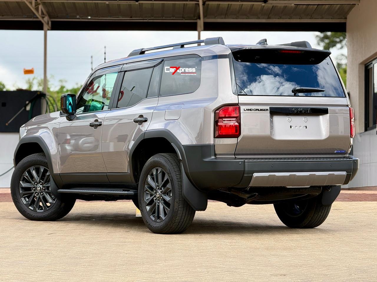 TOYOTA LAND CRUISER PRADO J250 thumbnail 2