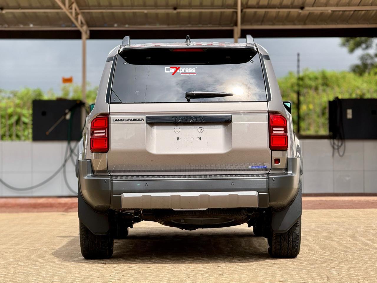 TOYOTA LAND CRUISER PRADO J250 thumbnail 4