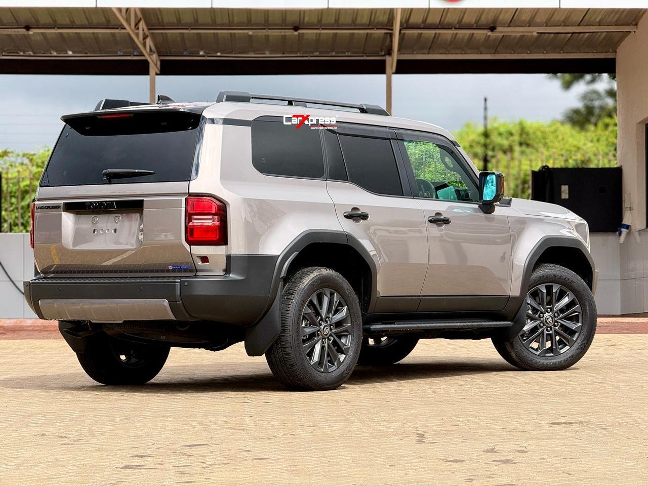 TOYOTA LAND CRUISER PRADO J250 thumbnail 6