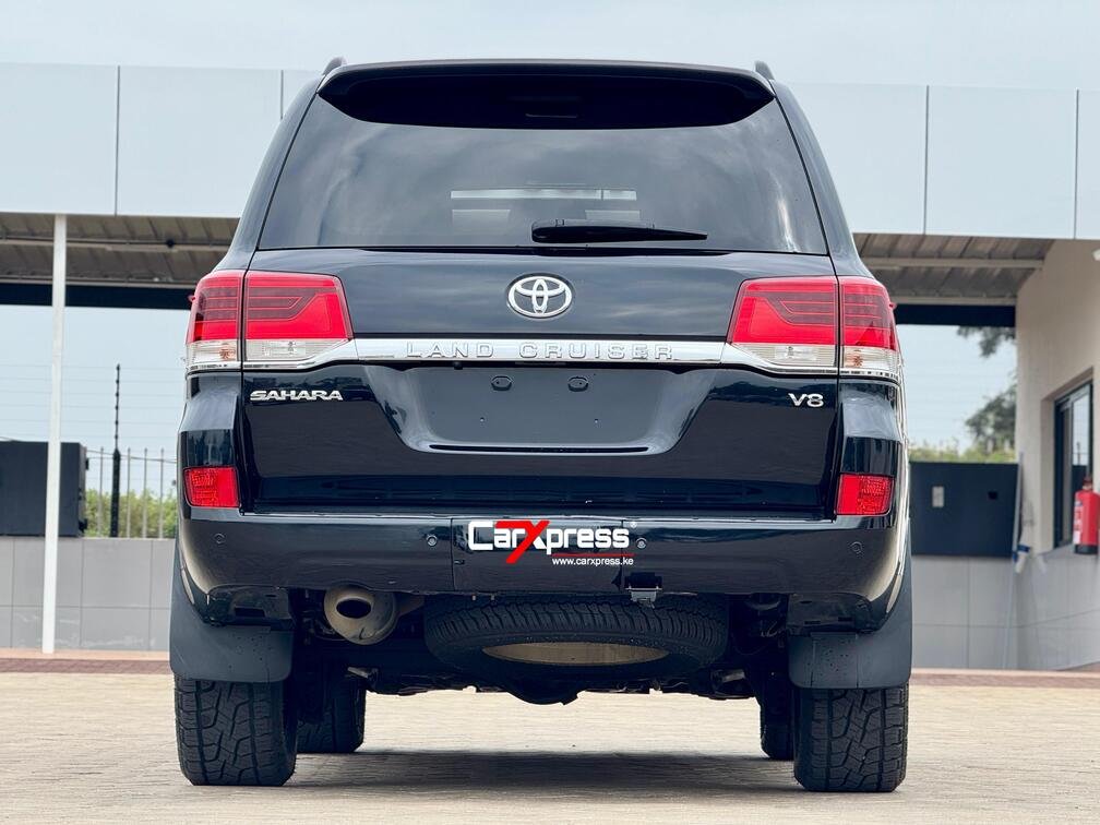 TOYOTA LANDCRUISER V8 SAHARA 200 SERIES. thumbnail 3