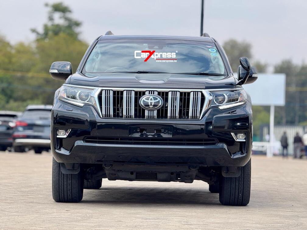 TOYOTA LAND CRUISER PRADO TZG thumbnail 3