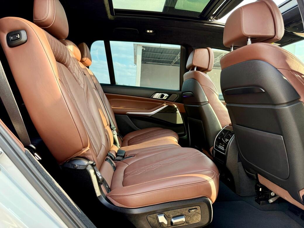 BMW X7 thumbnail 11