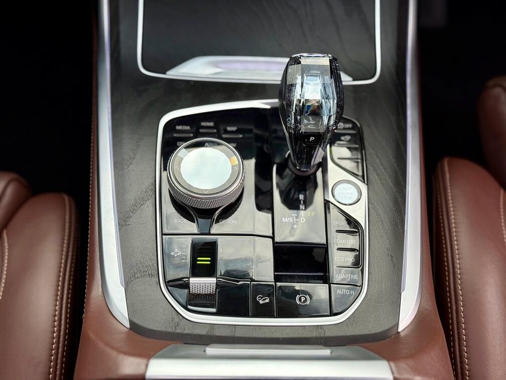 BMW X7 thumbnail 10