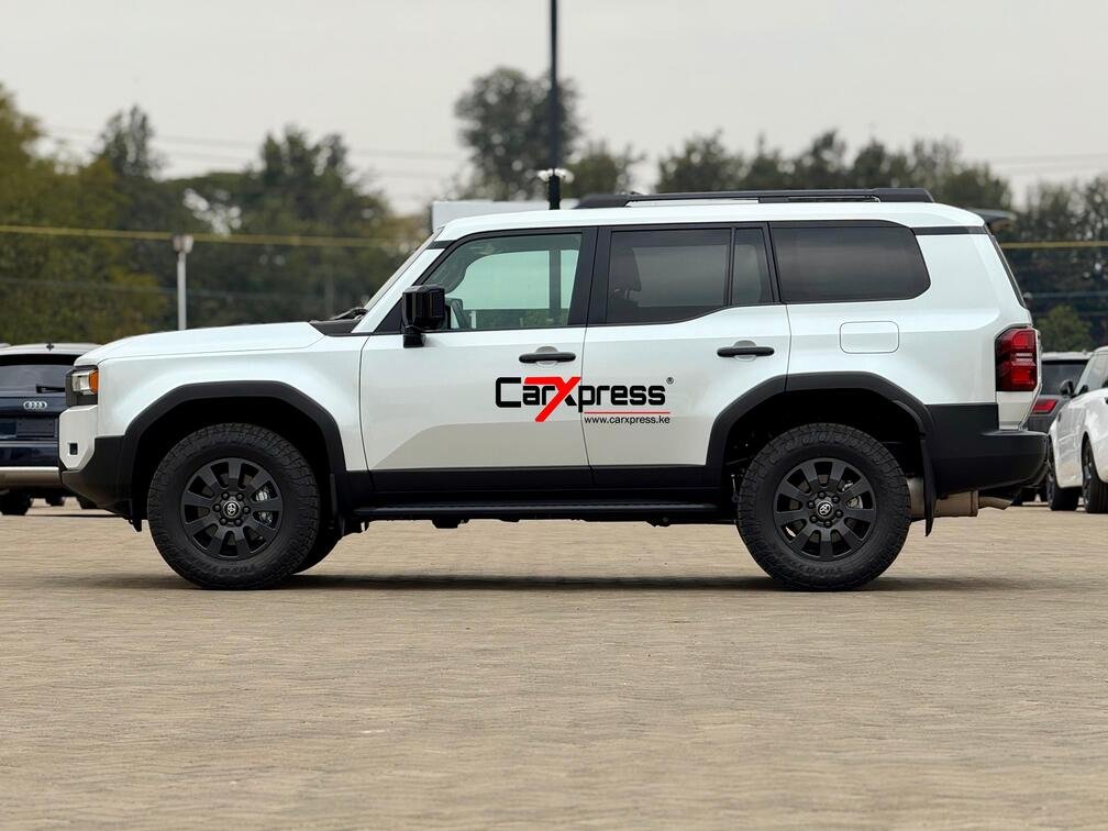 TOYOTA LAND CRUISER PRADO J250 thumbnail 5