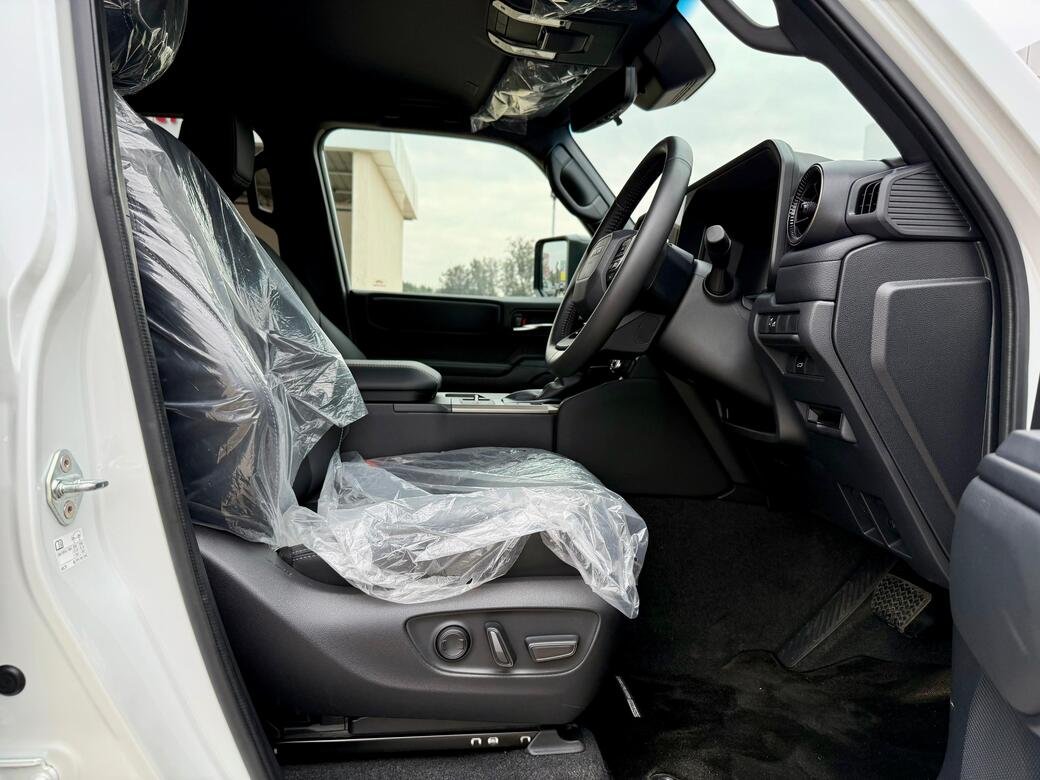TOYOTA LAND CRUISER PRADO J250 thumbnail 6