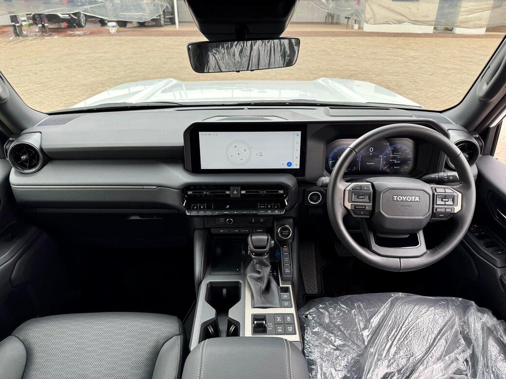 TOYOTA LAND CRUISER PRADO J250 thumbnail 7