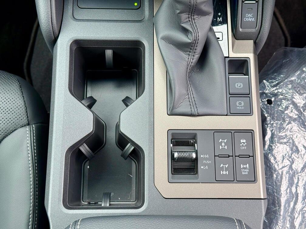 TOYOTA LAND CRUISER PRADO J250 thumbnail 9