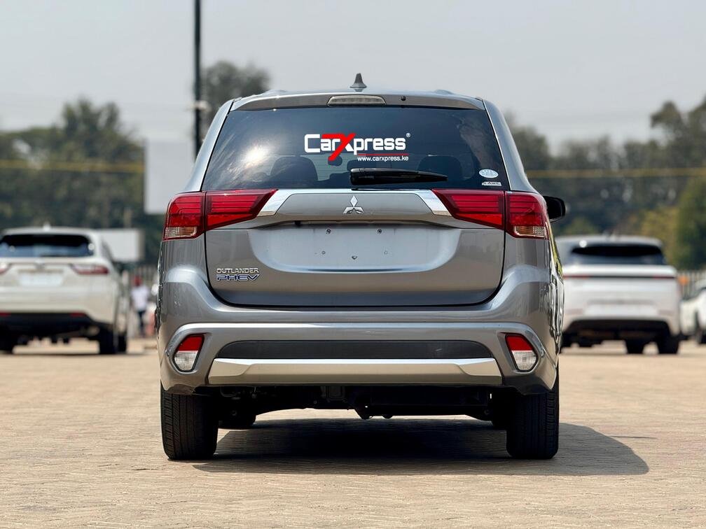 MITSUBISHI OUTLANDER PHEV thumbnail 3