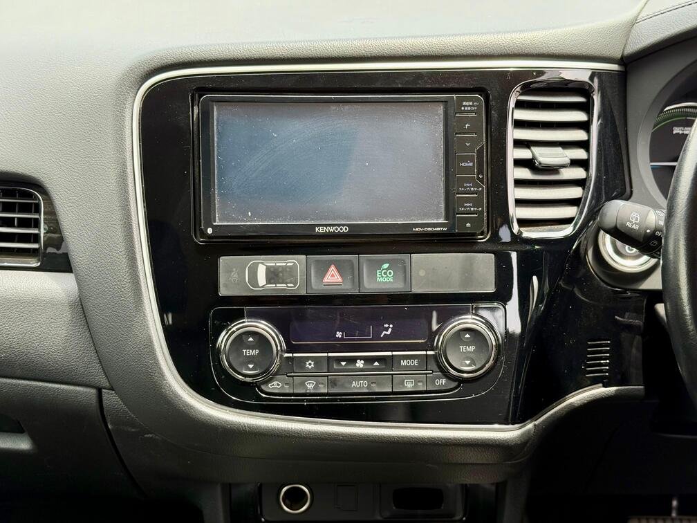 MITSUBISHI OUTLANDER PHEV thumbnail 10