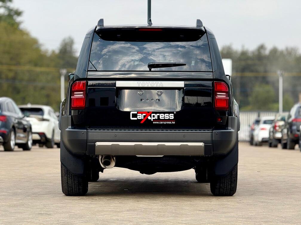 TOYOTA LAND CRUISER PRADO J250 thumbnail 4