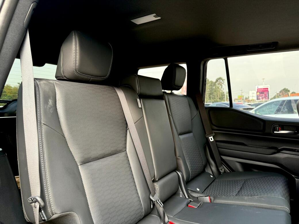 TOYOTA LAND CRUISER PRADO J250 thumbnail 11