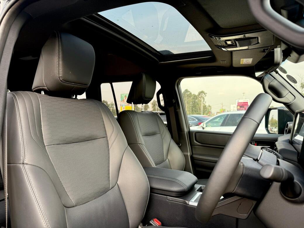 TOYOTA LAND CRUISER PRADO J250 thumbnail 7