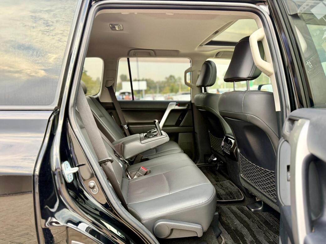 TOYOTA LANDCRUISER PRADO TXL thumbnail 10