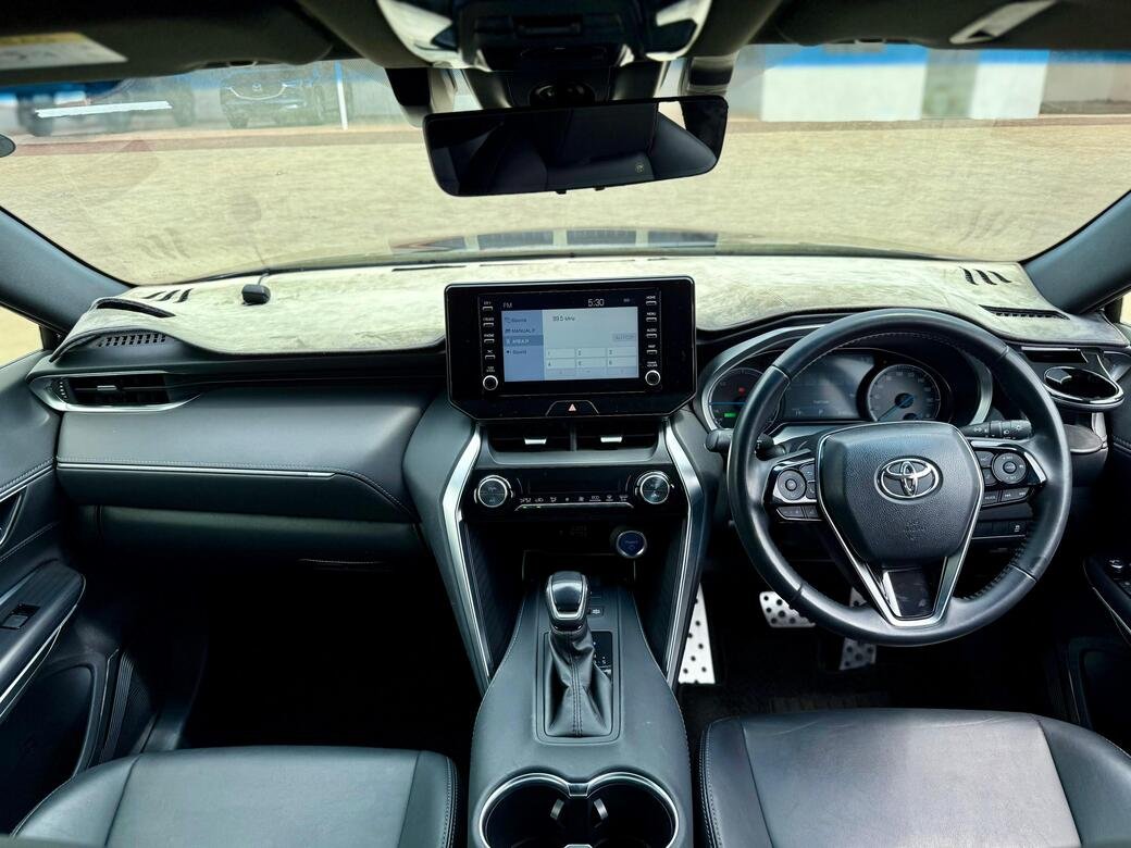 TOYOTA HARRIER HYBRID thumbnail 9