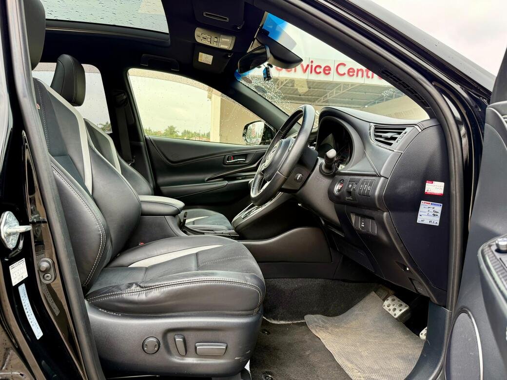 TOYOTA HARRIER GR SPORT thumbnail 6