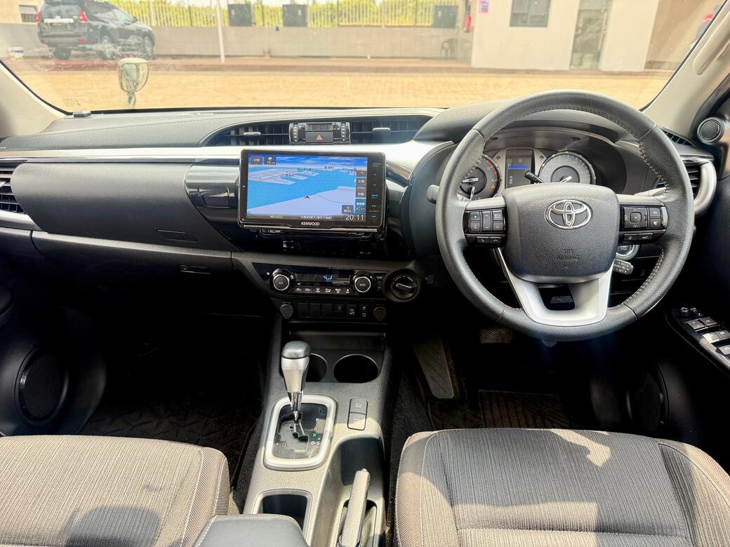 TOYOTA HILUX DOUBLE CAB thumbnail 7