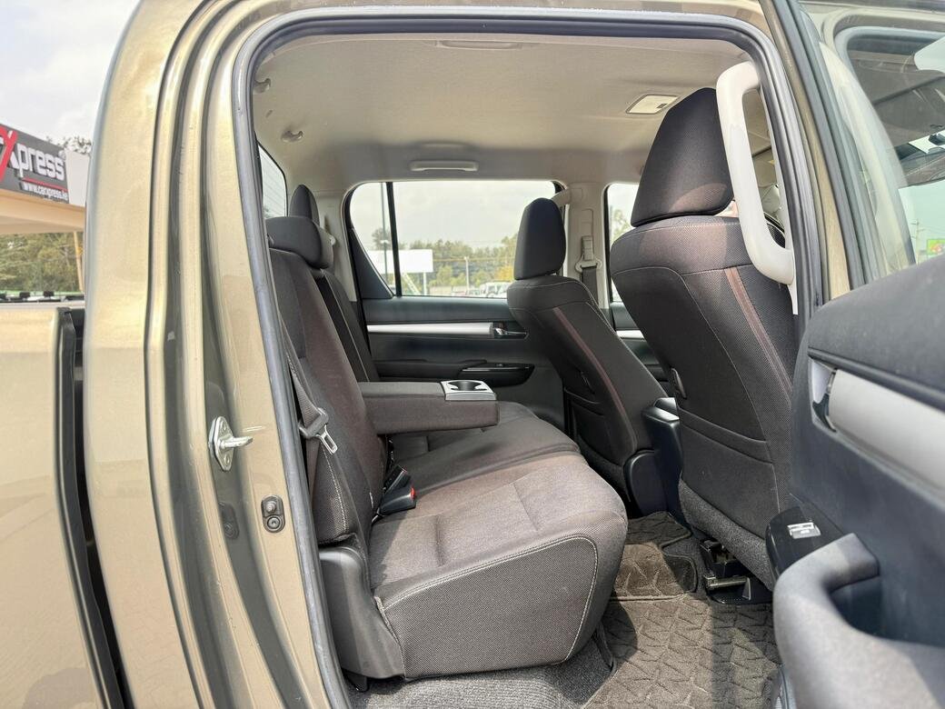 TOYOTA HILUX DOUBLE CAB thumbnail 10