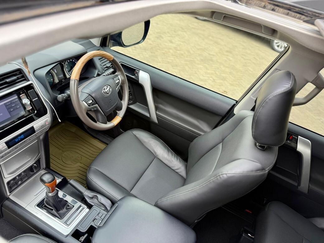 TOYOTA LANDCRUISER PRADO TXL thumbnail 8