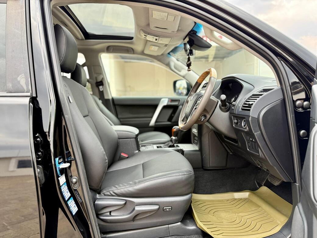TOYOTA LANDCRUISER PRADO TXL thumbnail 6