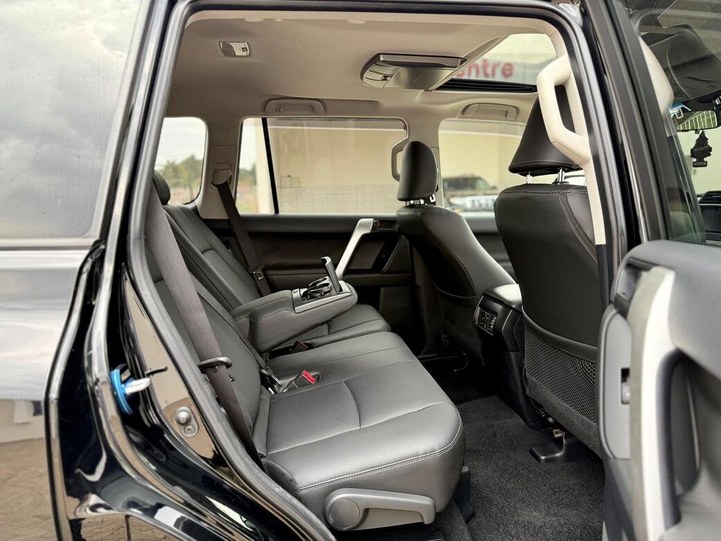 TOYOTA LANDCRUISER PRADO TXL thumbnail 9