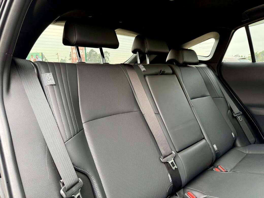 TOYOTA HARRIER thumbnail 11