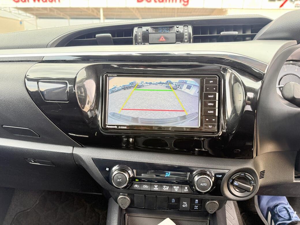 TOYOTA HILUX DOUBLE CAB thumbnail 9