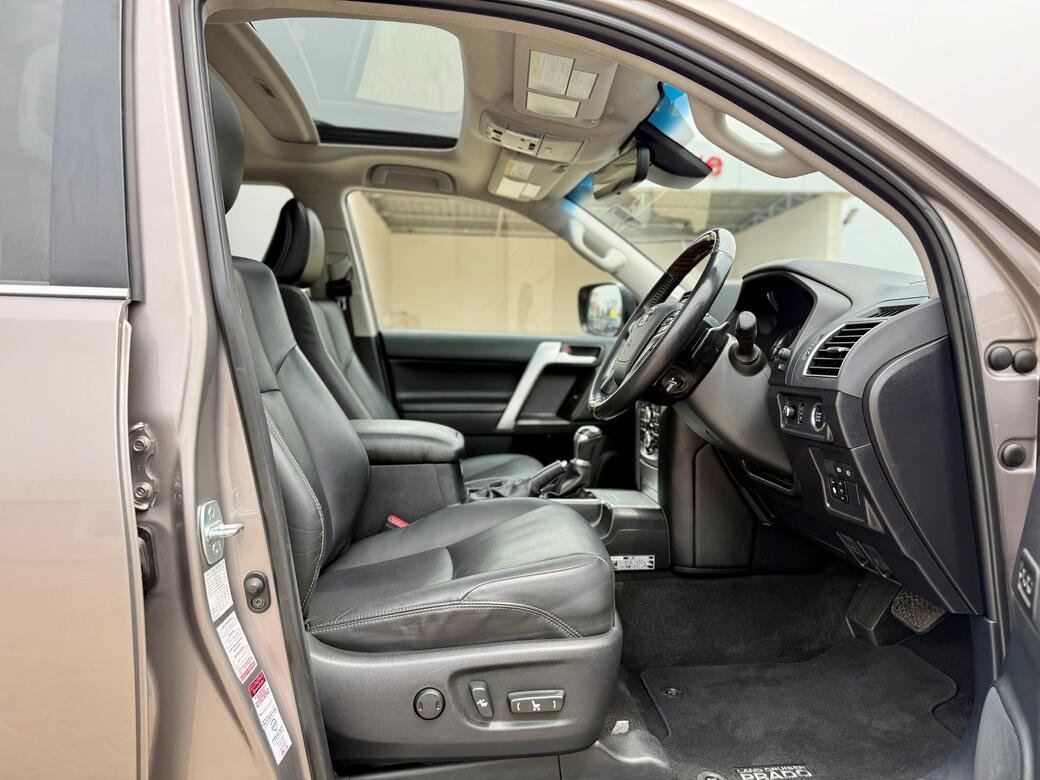 TOYOTA LAND CRUISER PRADO VXL thumbnail 5