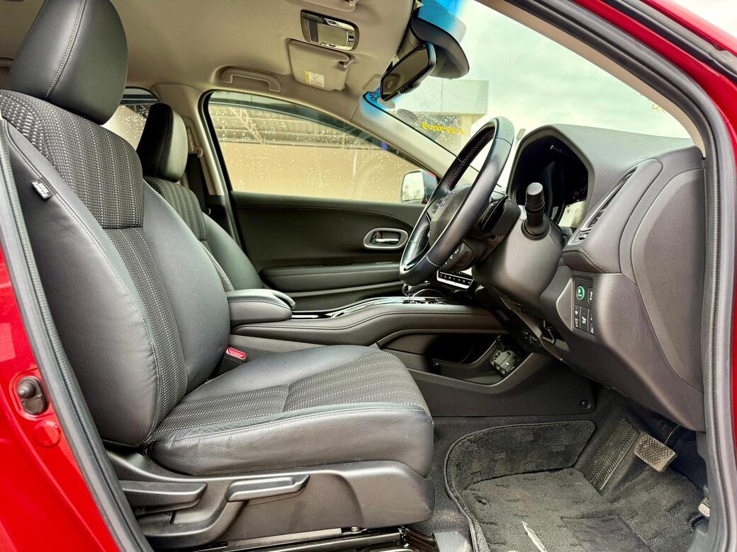 HONDA VEZEL HYBRID thumbnail 7