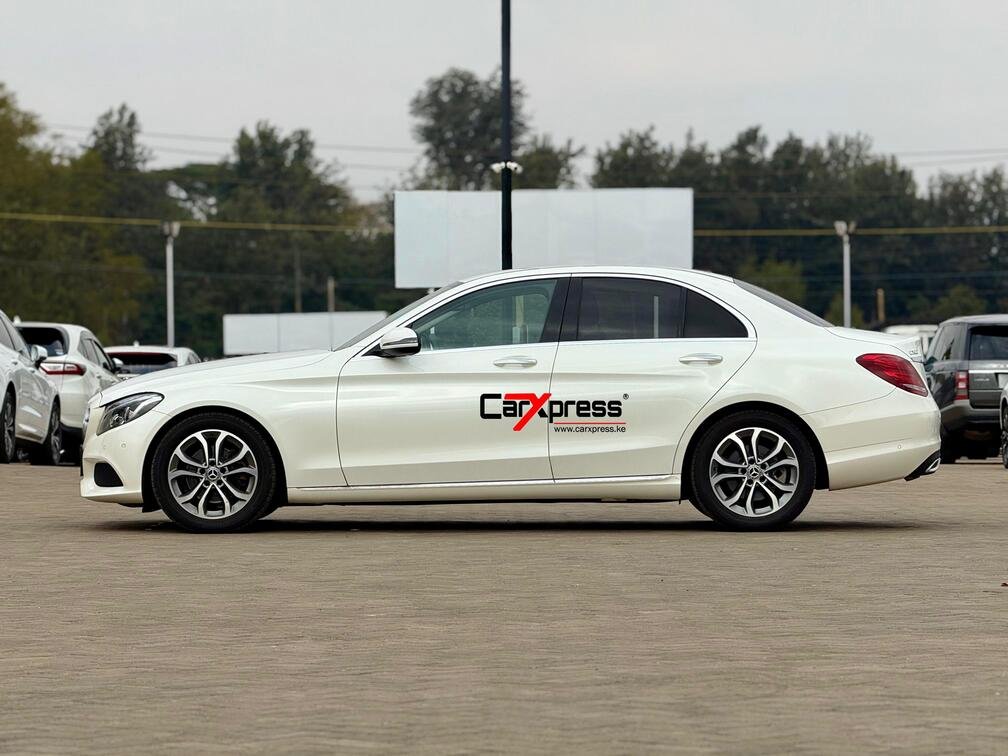 MERCEDES BENZ C200 W205 thumbnail 5