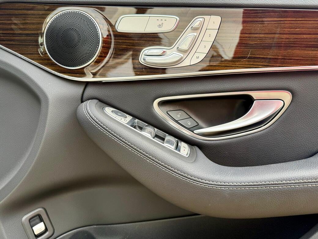 MERCEDES BENZ C200 W205 thumbnail 10
