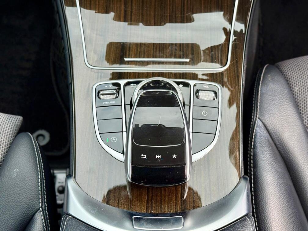 MERCEDES BENZ C200 W205 thumbnail 9