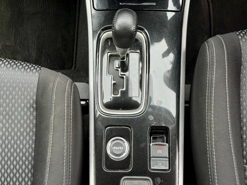 MITSUBISHI OUTLANDER thumbnail 9