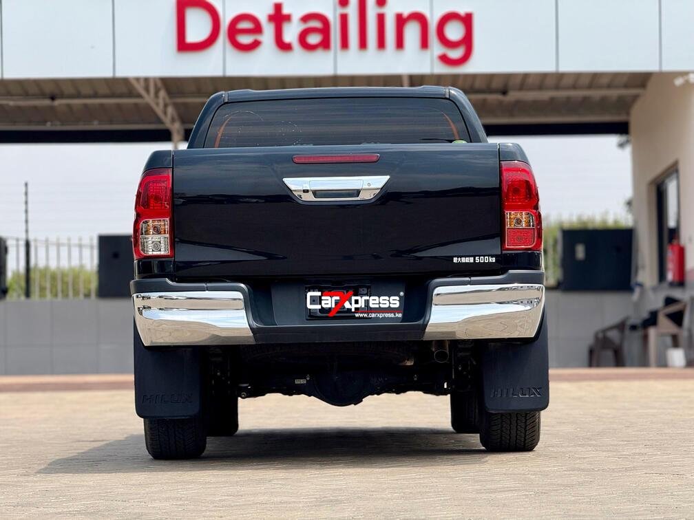TOYOTA HILUX DOUBLE CAB thumbnail 4