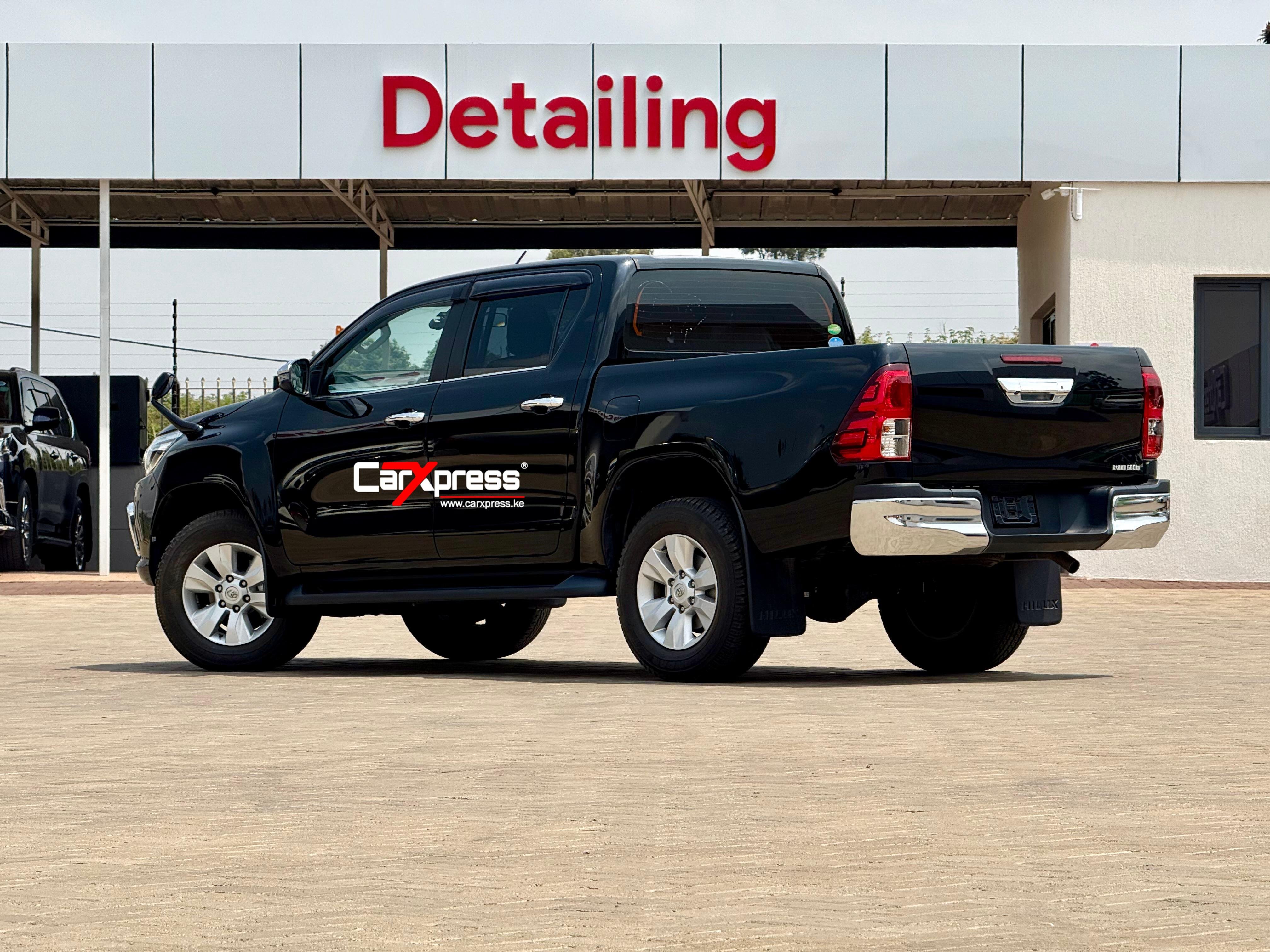 TOYOTA HILUX DOUBLE CAB thumbnail 3