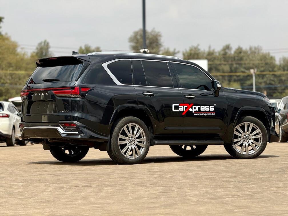 LEXUS LX600 ULTRA LUXURY thumbnail 5