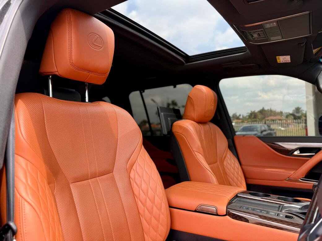LEXUS LX600 ULTRA LUXURY thumbnail 8