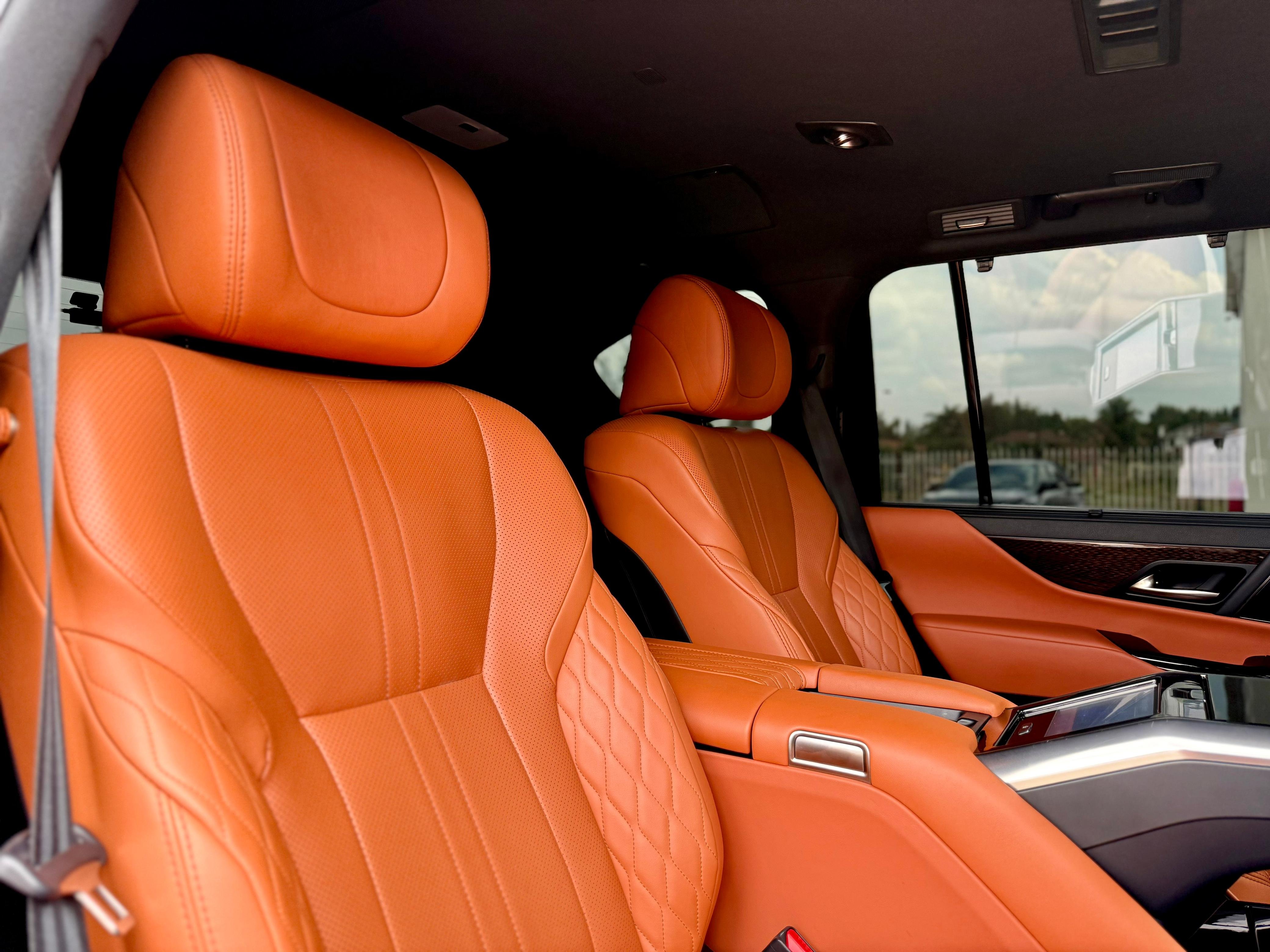 LEXUS LX600 ULTRA LUXURY thumbnail 17