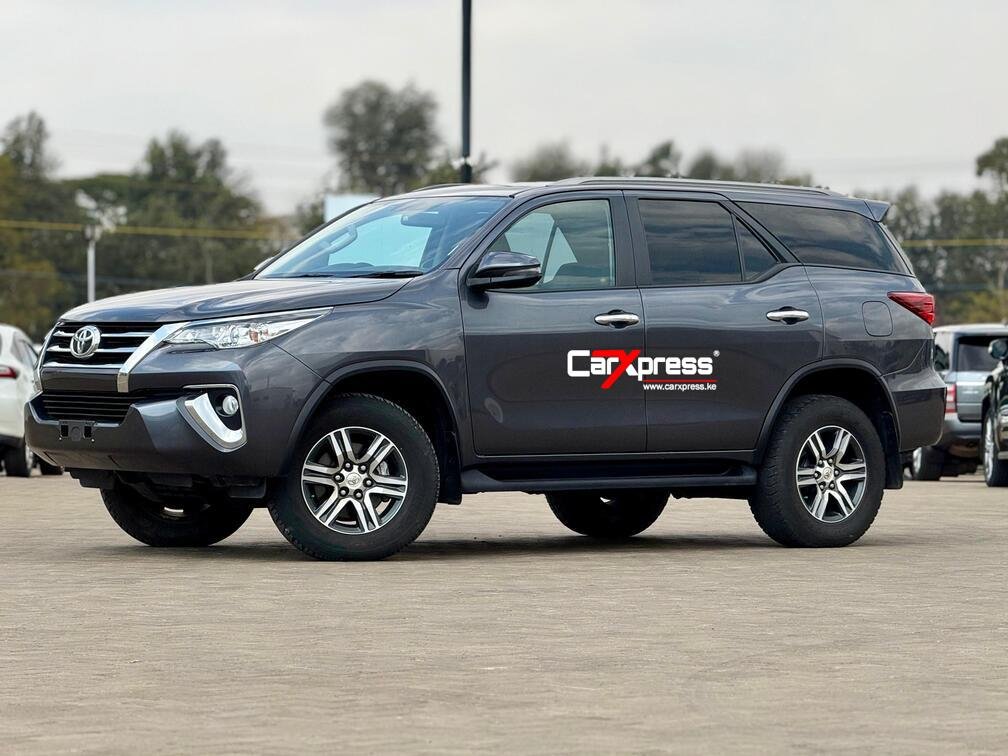 TOYOTA FORTUNER GD-6 thumbnail 5