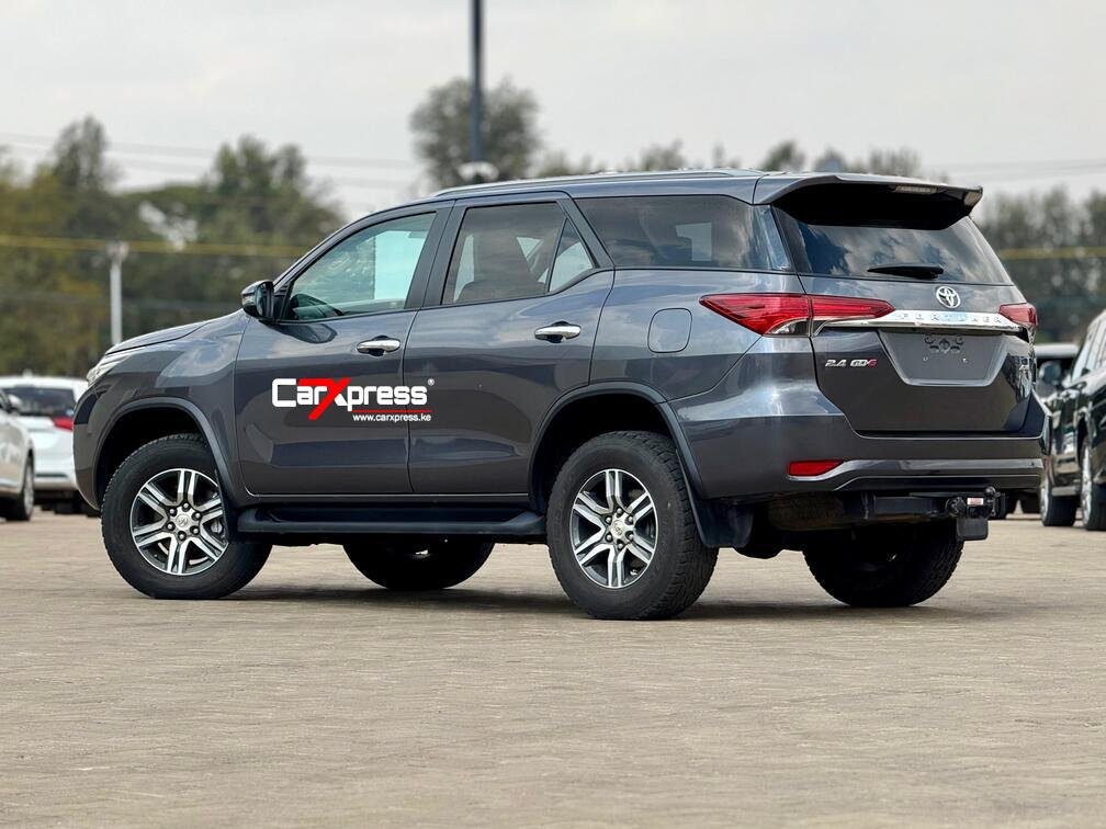 TOYOTA FORTUNER GD-6 thumbnail 6