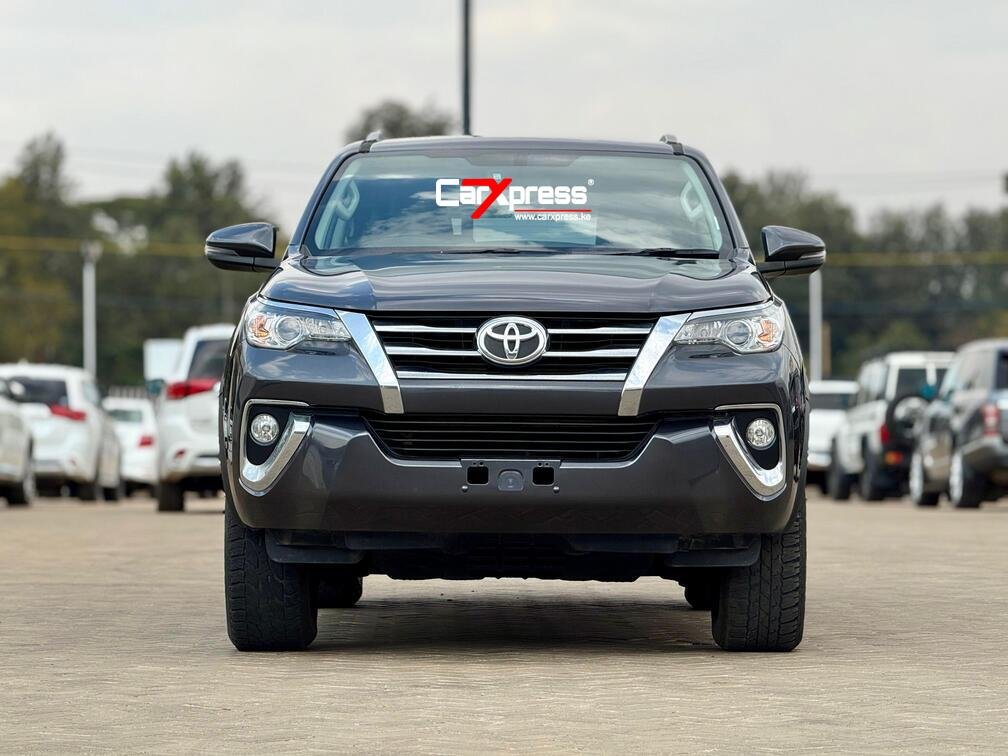 TOYOTA FORTUNER GD-6 thumbnail 3