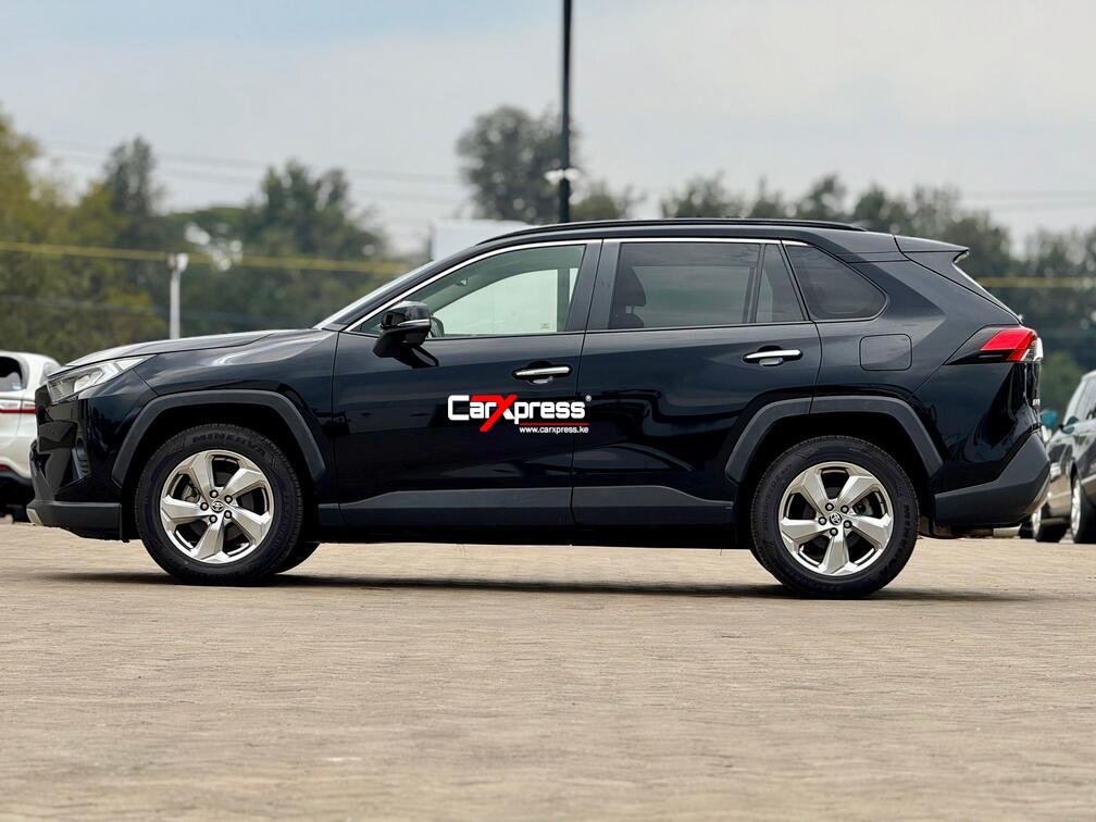 TOYOTA RAV 4 thumbnail 7
