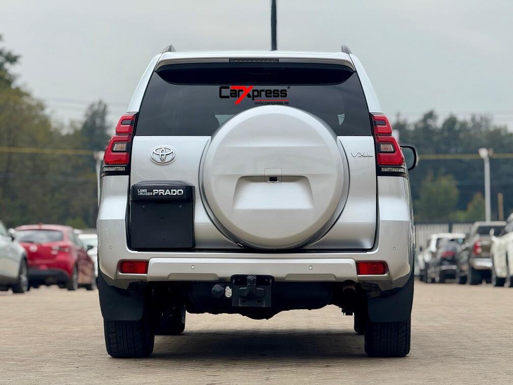 TOYOTA LAND CRUISER PRADO VXL thumbnail 4