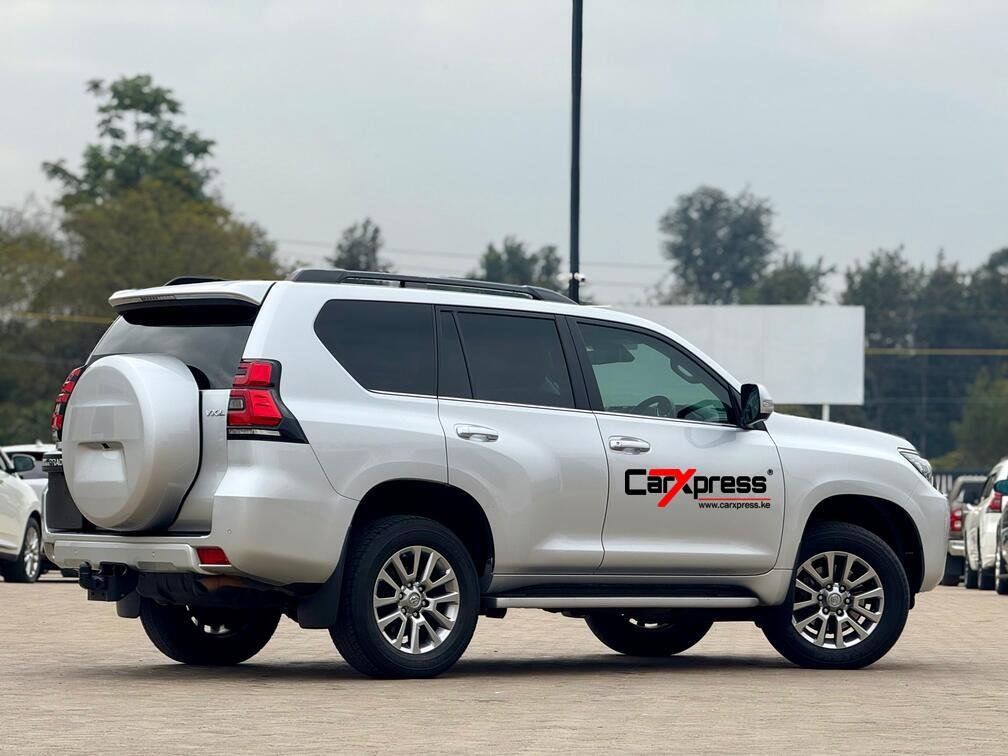 TOYOTA LAND CRUISER PRADO VXL thumbnail 8