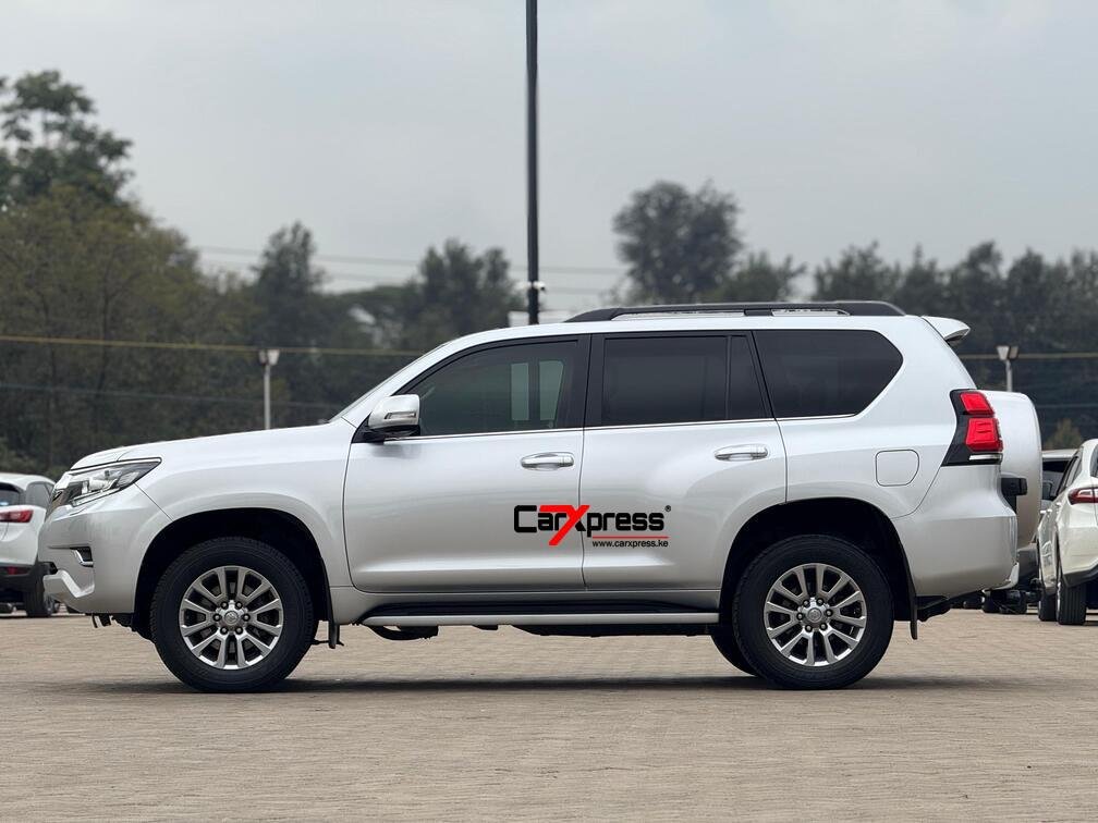 TOYOTA LAND CRUISER PRADO VXL thumbnail 6