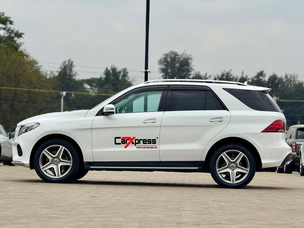 MERCEDES BENZ GLE350d 4MATIC thumbnail 7