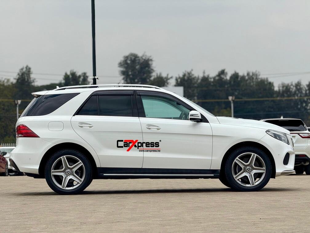 MERCEDES BENZ GLE350d 4MATIC thumbnail 8