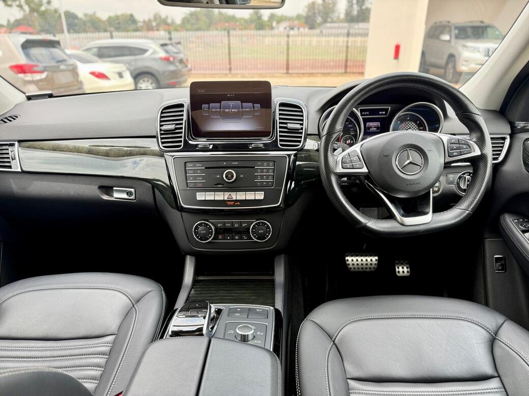 MERCEDES BENZ GLE350d 4MATIC thumbnail 11