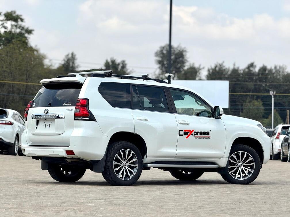 TOYOTA LAND CRUISER PRADO TZG thumbnail 6