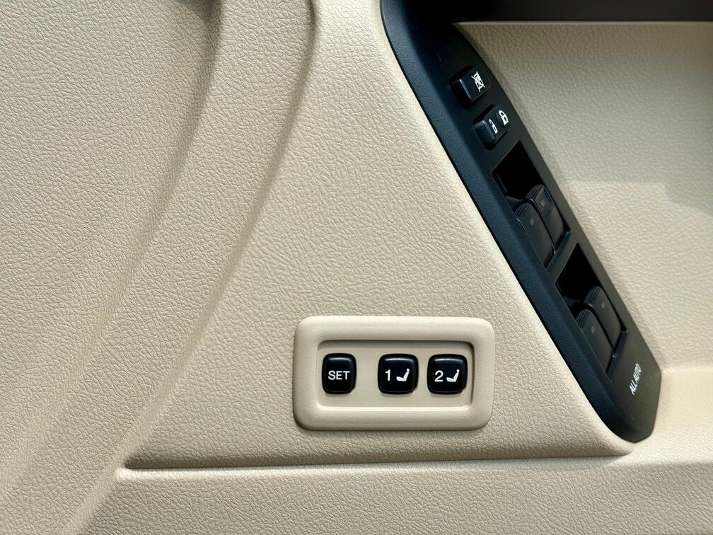 TOYOTA LAND CRUISER PRADO TZG thumbnail 13